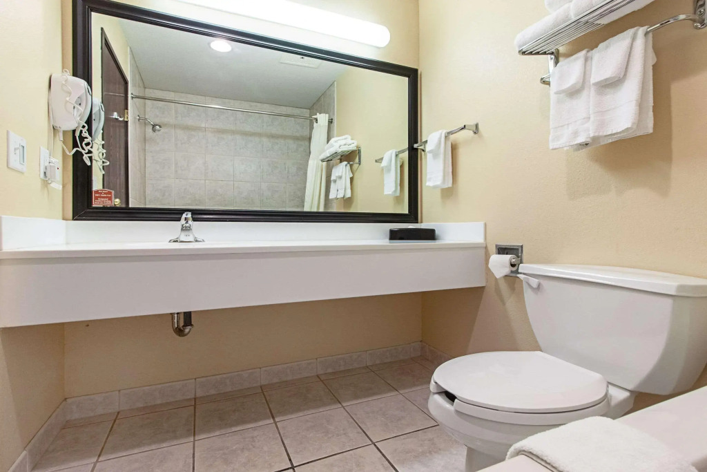 Quality Inn & Suites Lincoln North