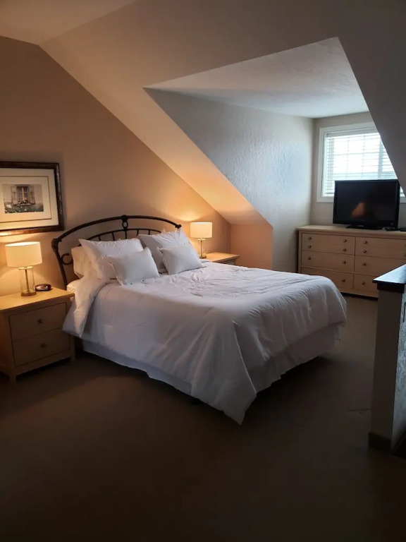Unit 303 BD/ 2 BA
