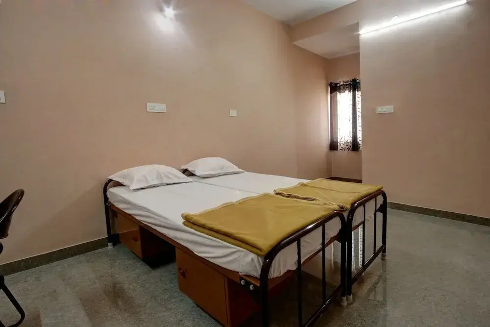 Sri Rugmani Residency by OYO Rooms