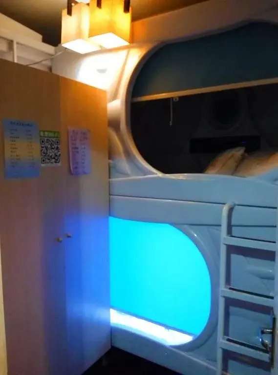 Meet Space capsule Youth Hostel