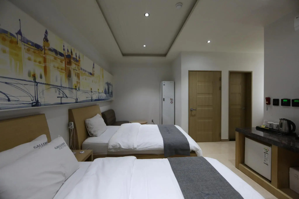 Gallery Hotel