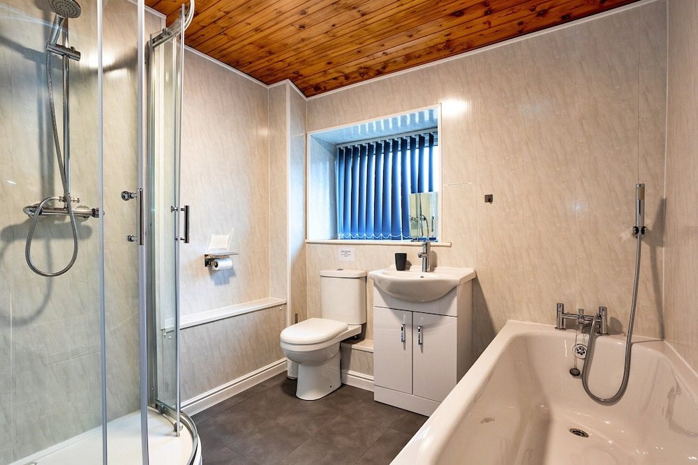 Bungalow in Mainsforth With Games Room