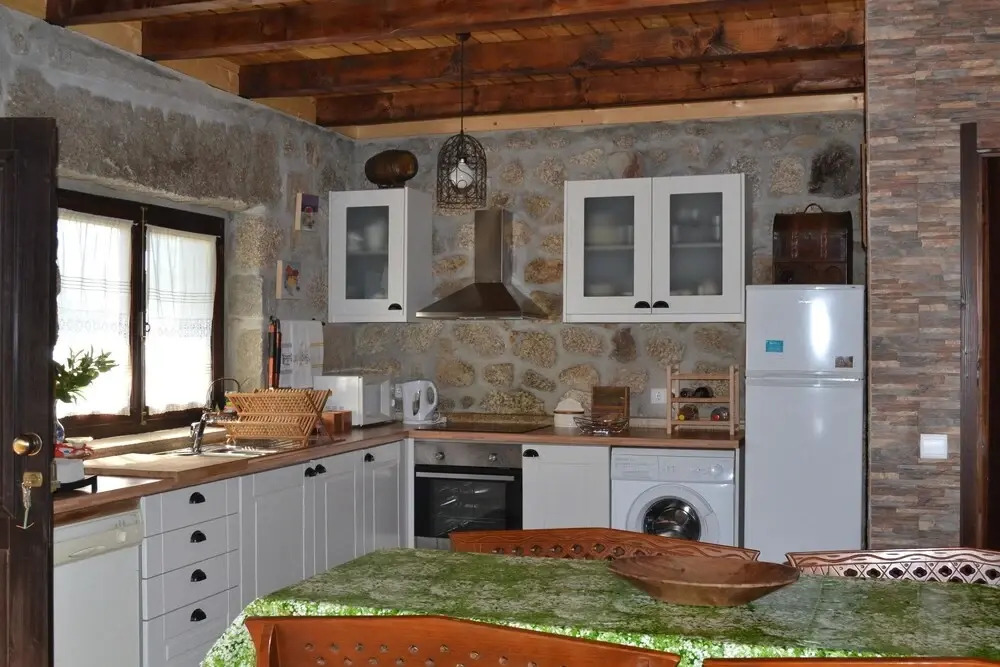 House With 2 Bedrooms in Celorico de Basto, With Wonderful Mountain Vi
