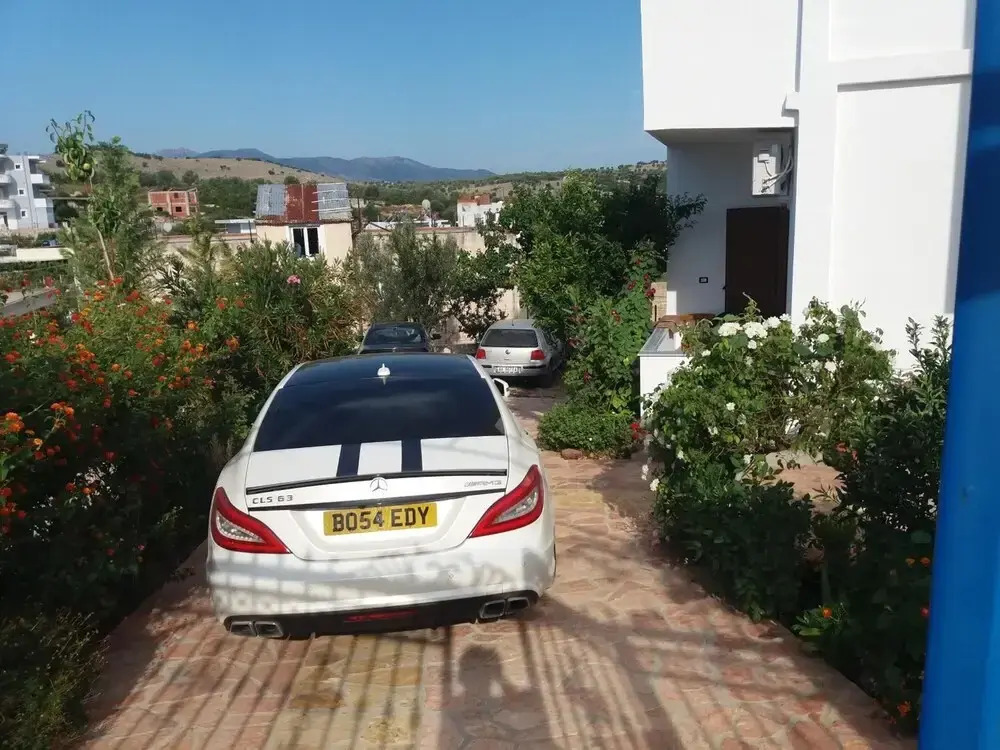 Jeti Guesthouse
