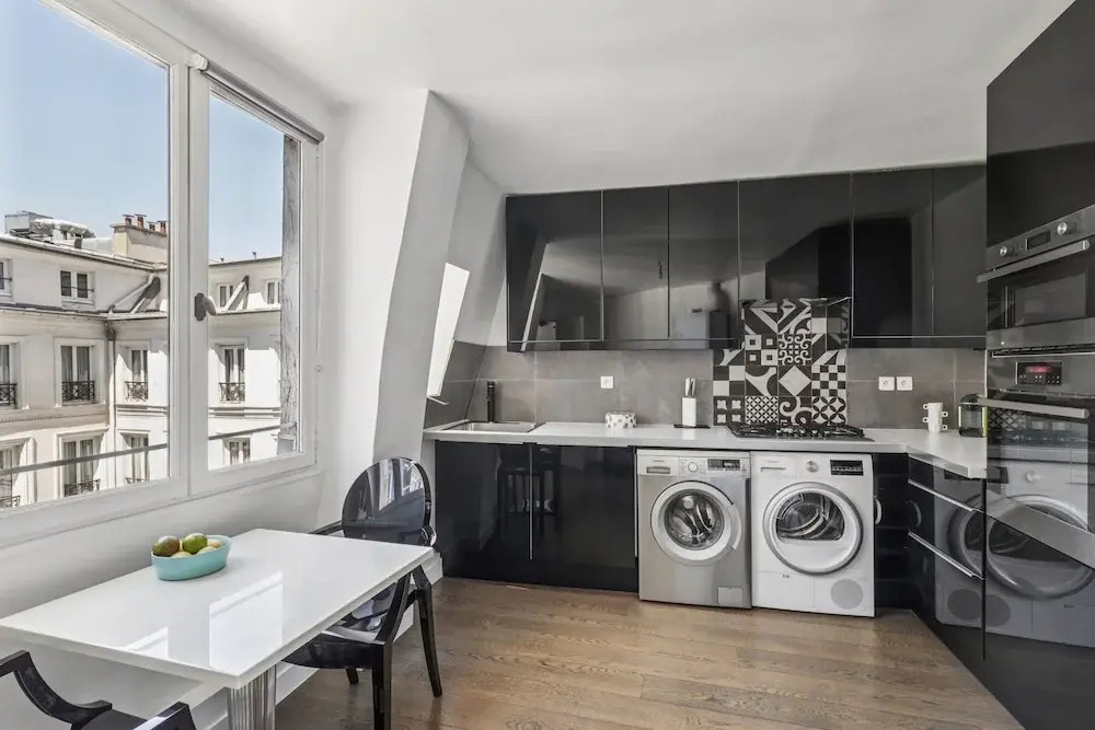 Cozy 2BR Near Parc Monceau & Opera