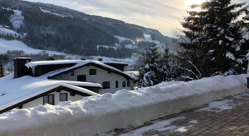 Sunshine Apartments - Great Mountain View