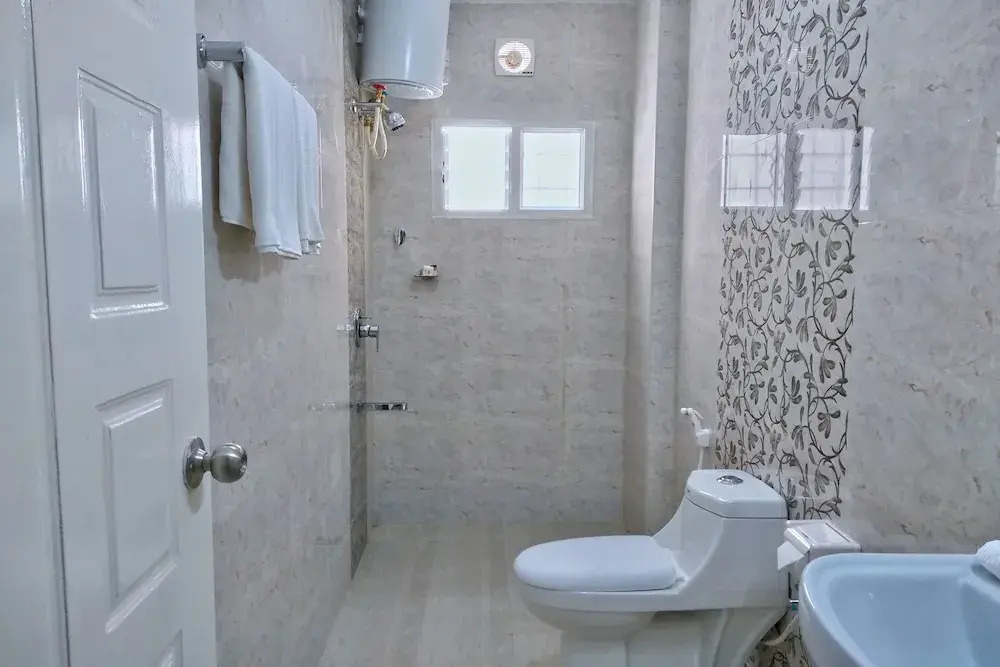 OYO 10026 Hotel Kings Suites