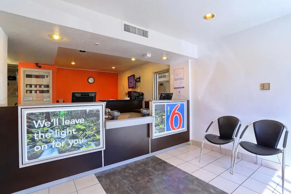 Motel 6 Pittsburg