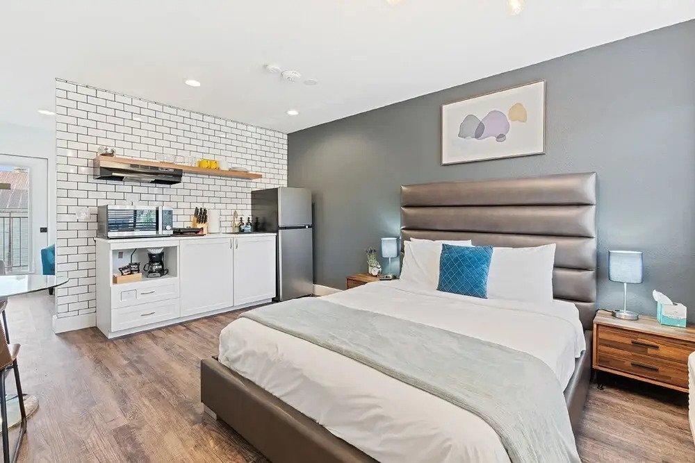 Empire Apartments By Barsala
