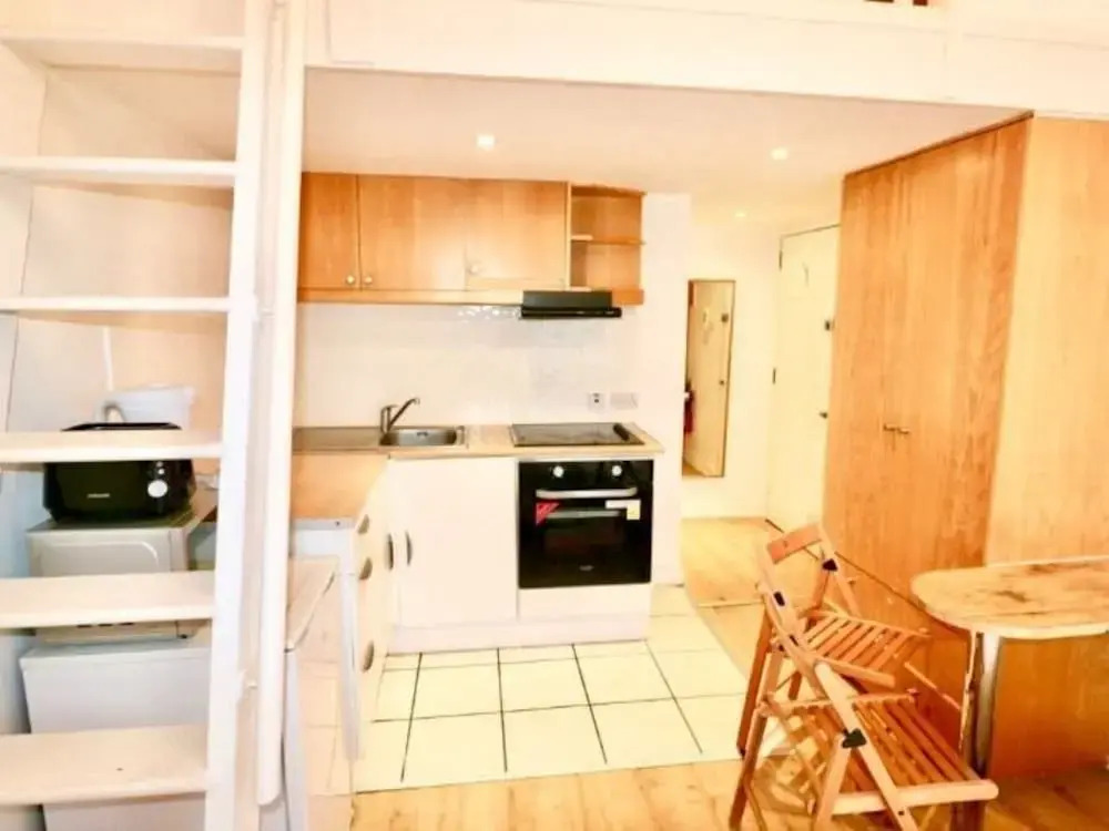 HFS Studio Next To Hydepark L29