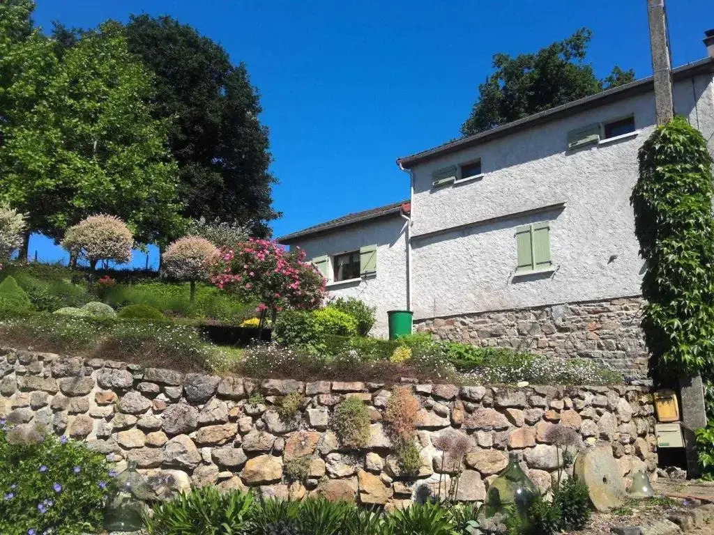 Gîte Le Mayet-de-Montagne, 4 pièces, 6 personnes - FR-1-489-317