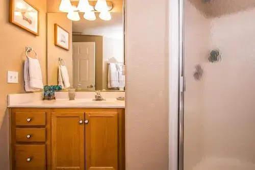 Private Resort Community Surrounded By Mountains w/3 Pool-Spa Complexes, ALL HEATED & OPEN 24/7/365!