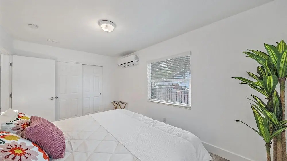 Urban Nest On 8th 4 Bedroom Home