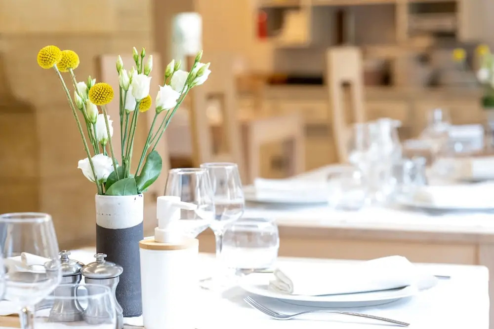 Hôtel Restaurant Le Relays du Chasteau - Logis Hôtel