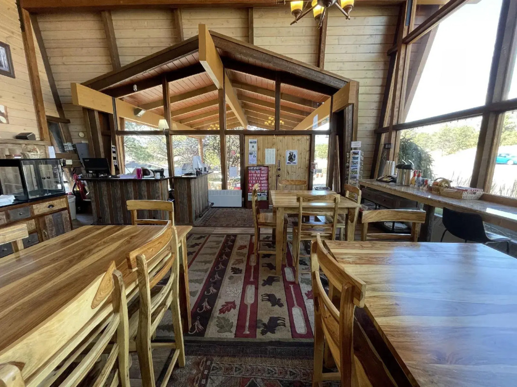 Hotel Estes