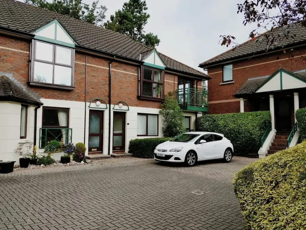 Ashleigh Manor