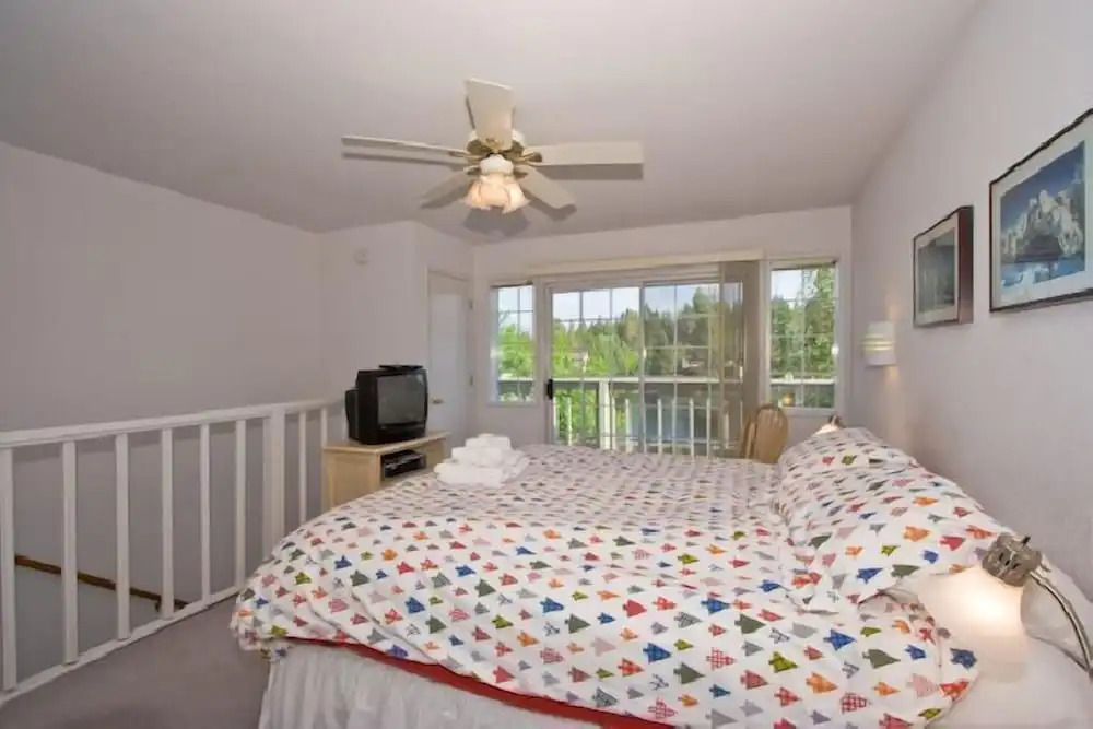 2136 Venice Dr.
