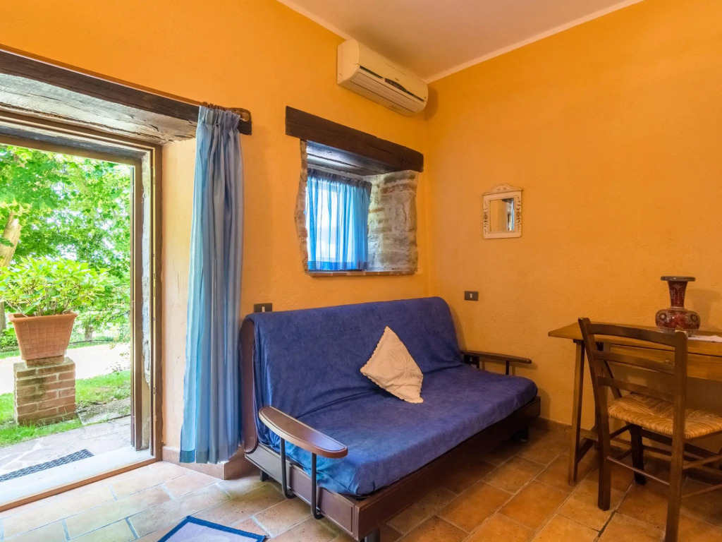 Farmhouse in hilly area in Gubbio with pool