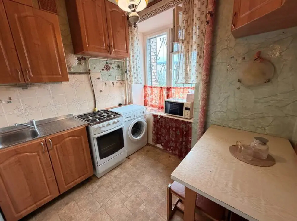Moment House  на Космонавтов 12