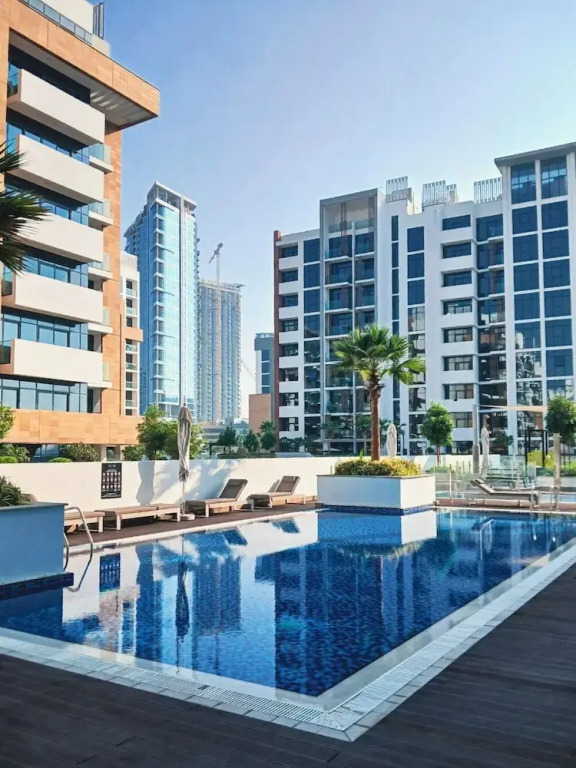 PVH - Stylish 1BR - Azizi Riviera