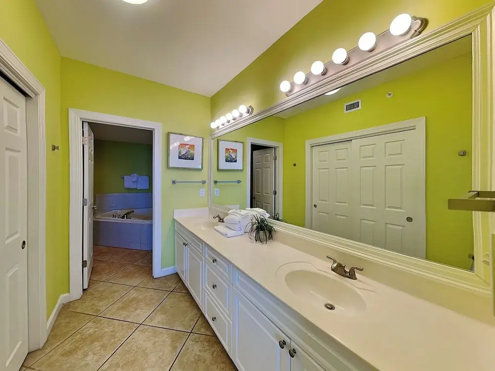 Admiral's Quarters #1406 by Southern Vacation Rentals