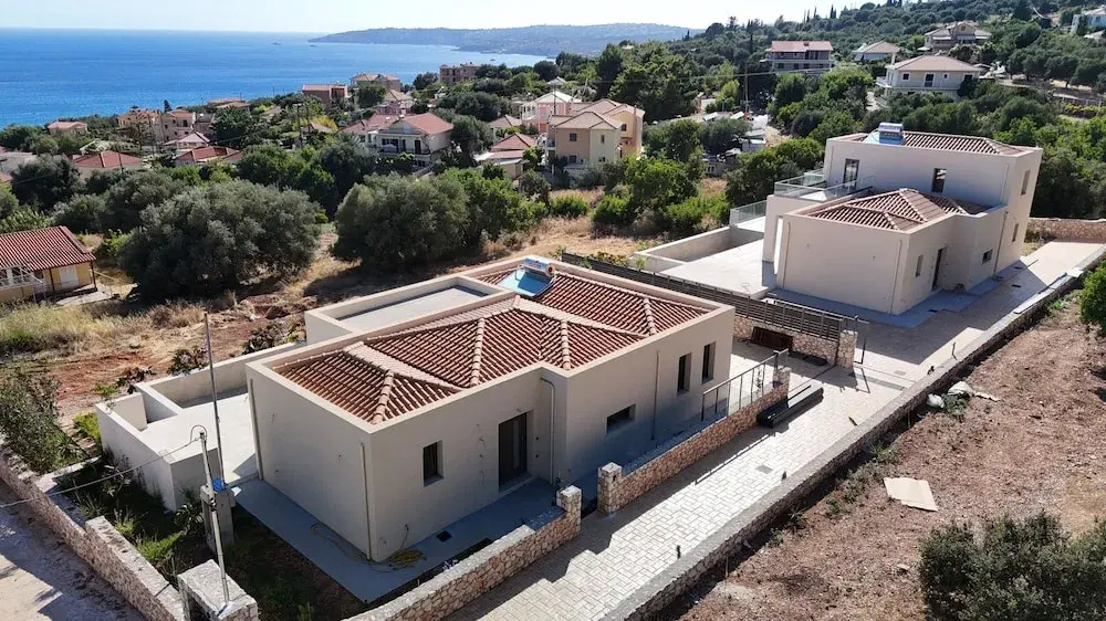 Luxurious Villa Retreat in Lourdata