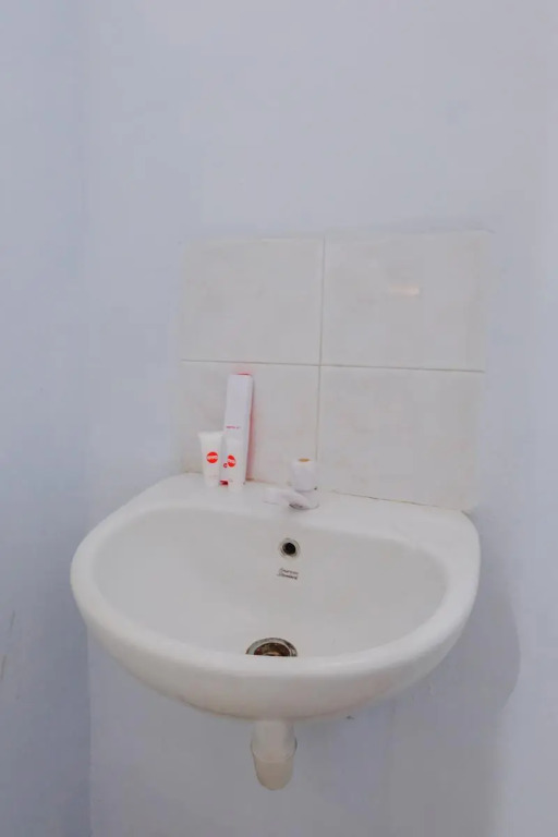 Hotel Nugraha By OYO Rooms