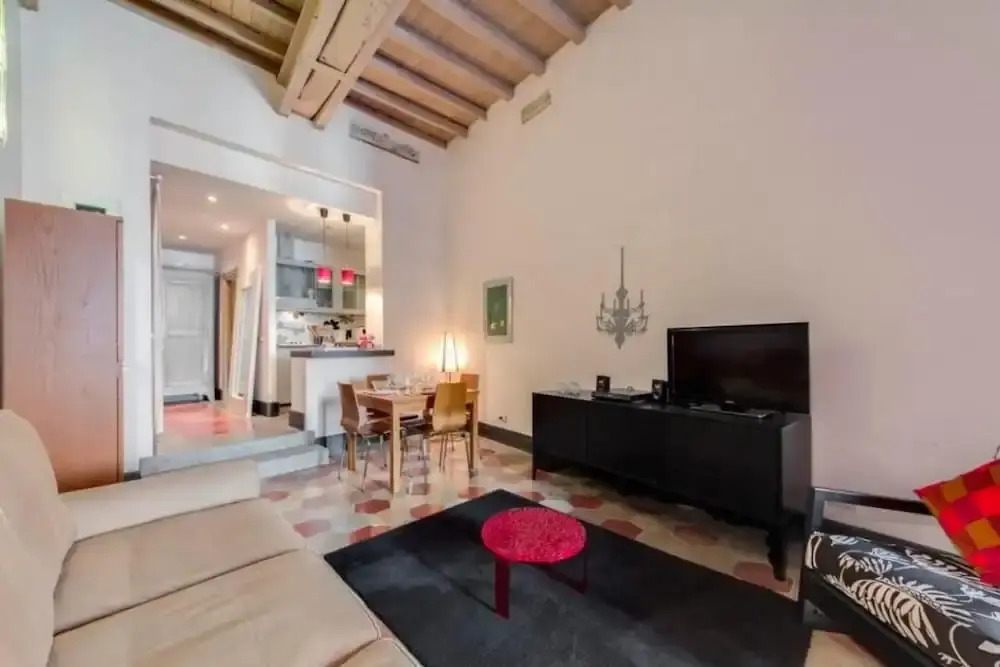 Apartment in piazza5 Scole, For 5 people, Center of Rome