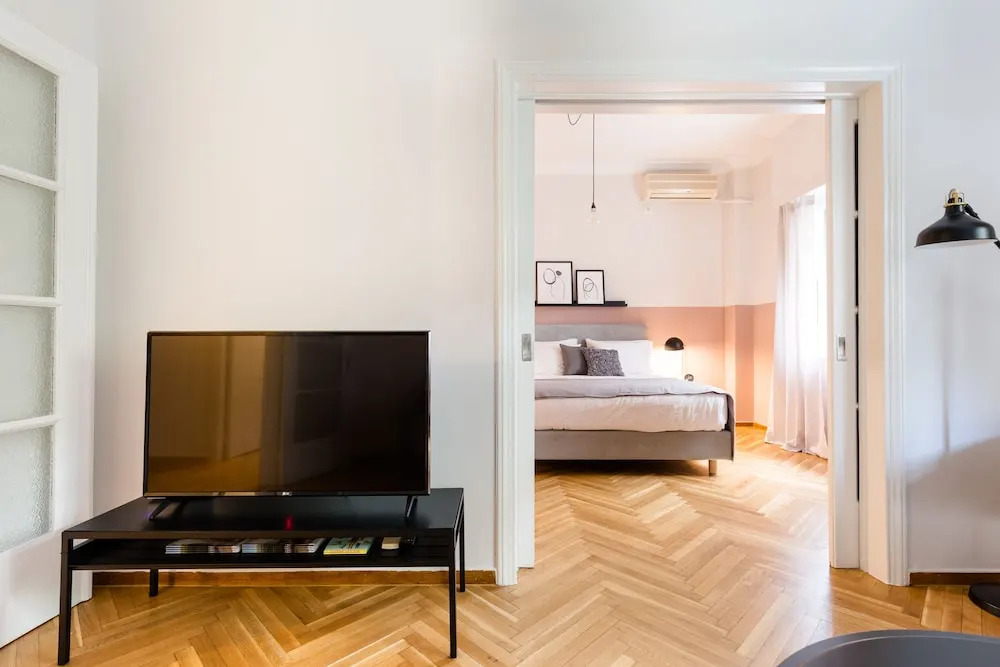 UPSTREET Acropolis Heart Apartments