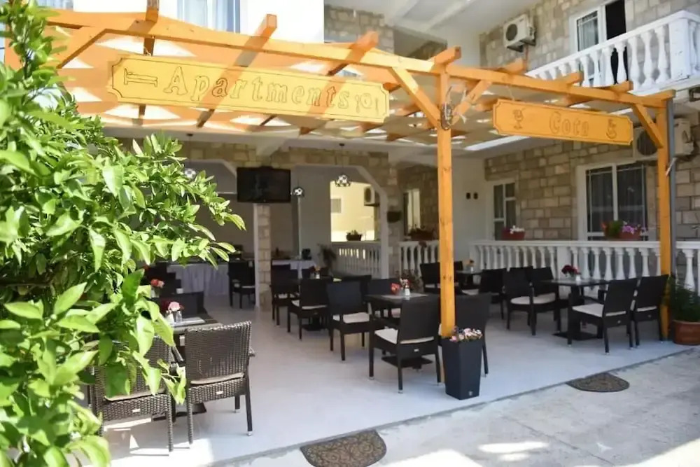 Apartments Cota Guesthouse
