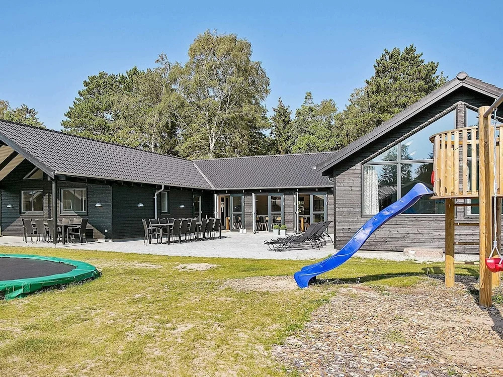 Stay in Cozy Villa with Pool