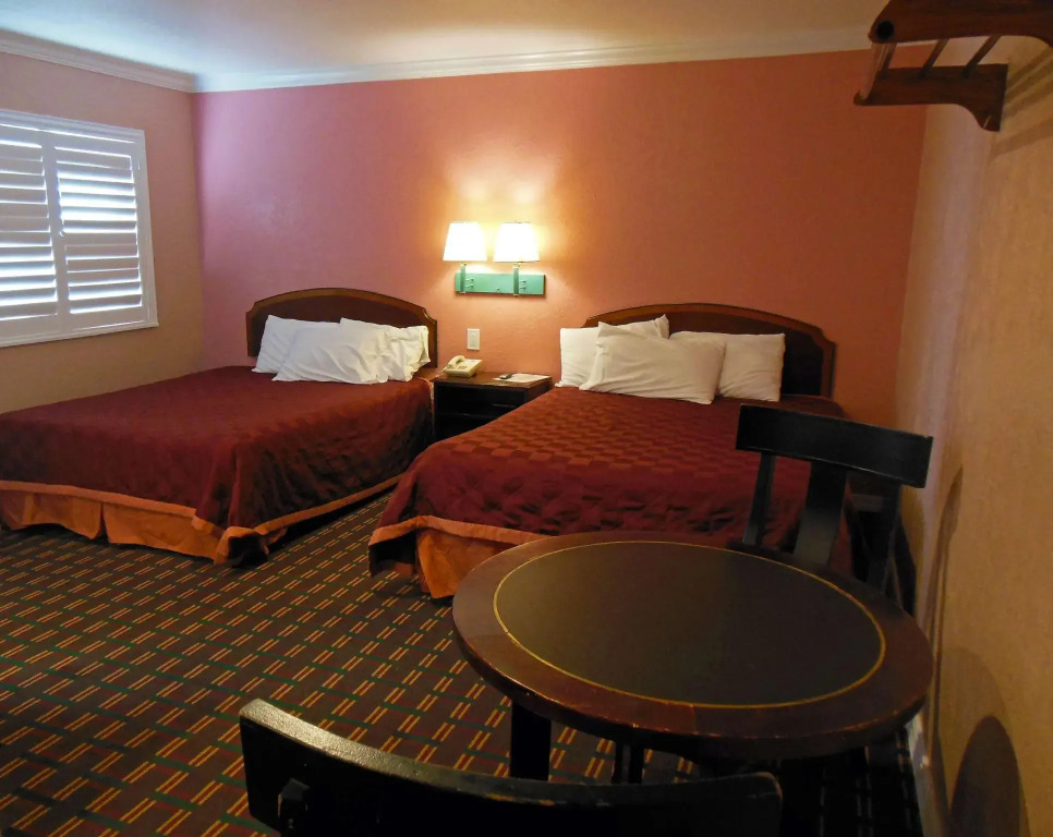 Sealamp Inn