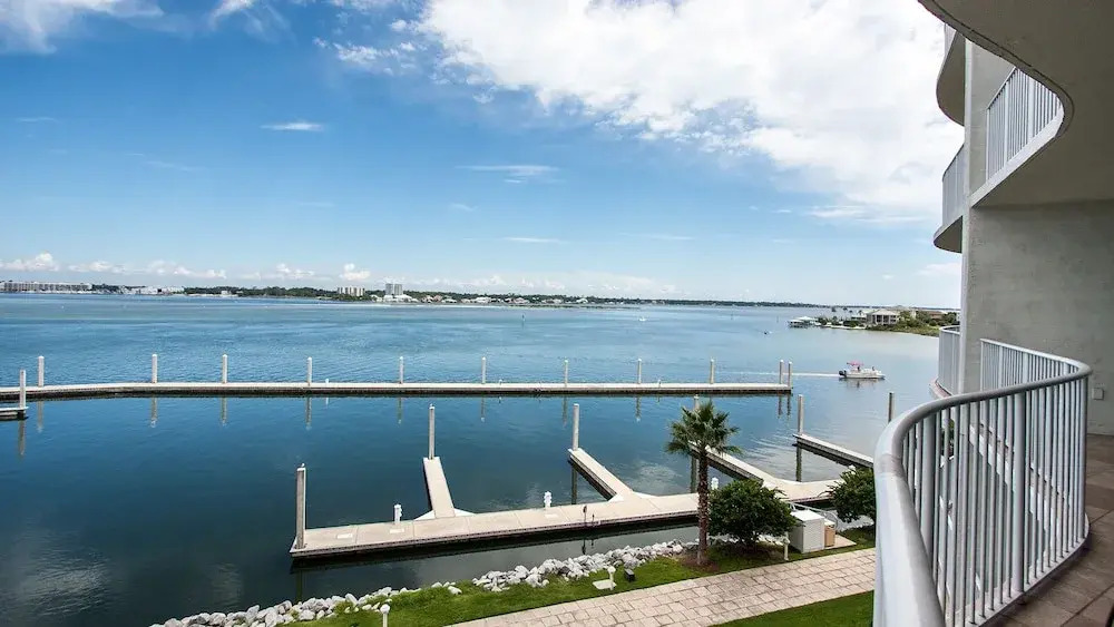 Three Bedroom Condo With Calming Bay Views - Unit Crd0303