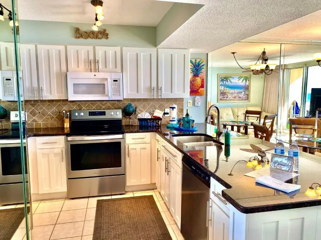 Best beach front vacation, Ocean View, 8th Flr