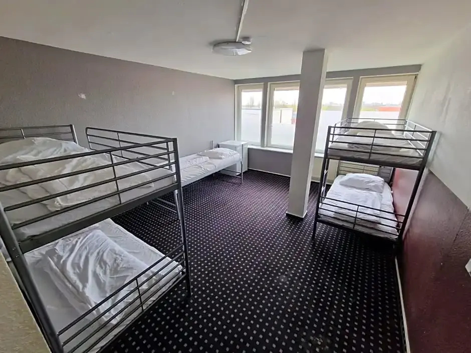 Isas Hostel