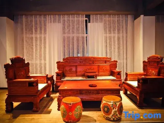 Relais Holiday Hotel Mohan Port