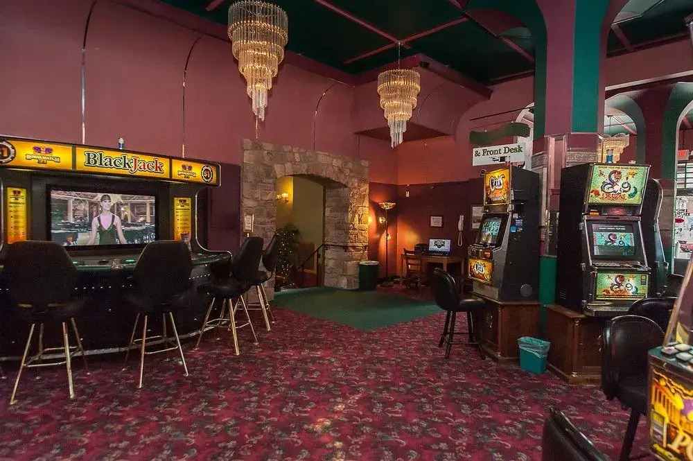 Historic Iron Horse Inn - Deadwood
