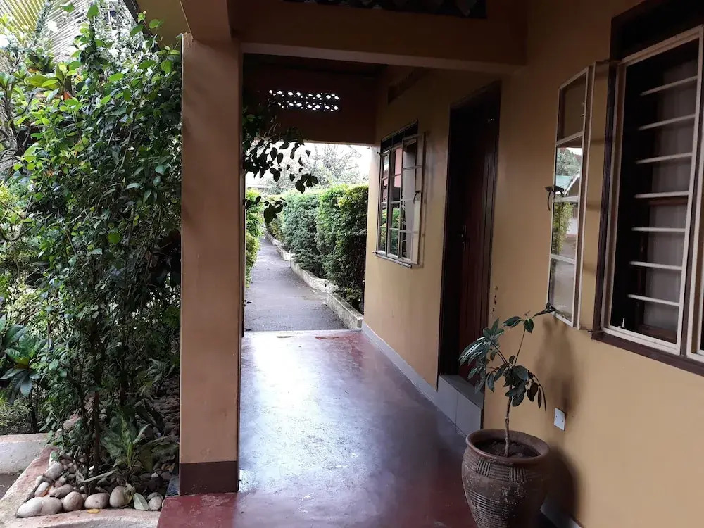 Jolly Court Hotel