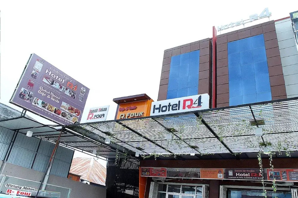OYO 861 R Four Hotel