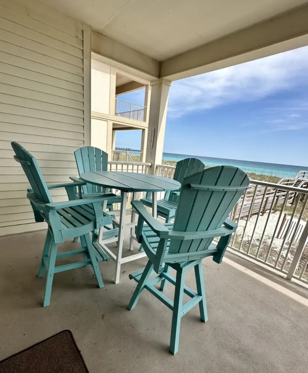 Sea Shell 3 Bedroom Townhouse by RedAwning