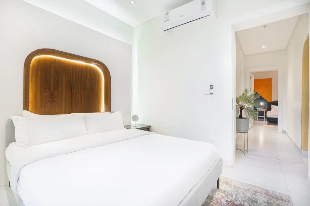 Three Bedroom Colorful & Exotic Flat in Alrabie