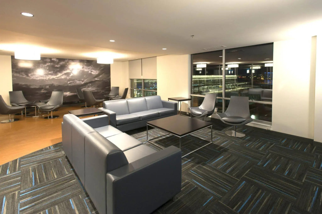 The Grand Winnipeg Airport Hotel by Lakeview