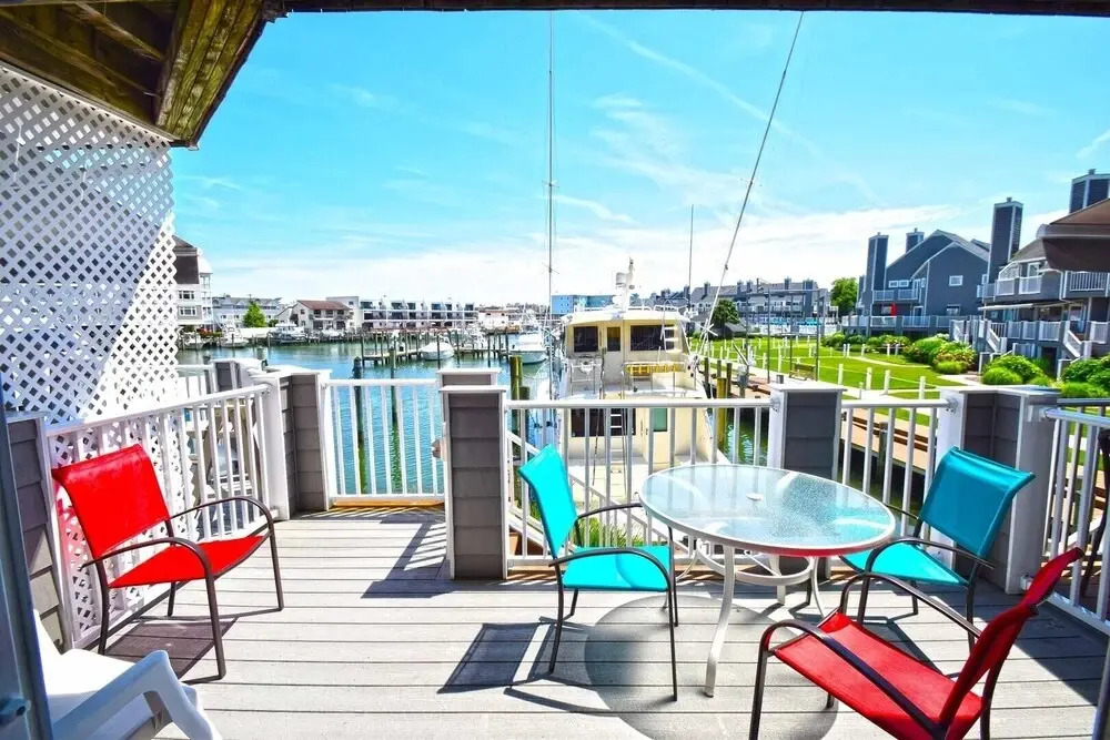 Harbour Island 21c 2 Bedroom Townhouse by RedAwning