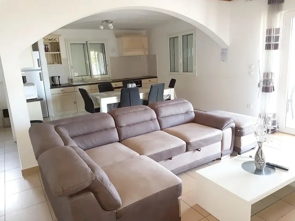 Villa With 4 Bedrooms in Saint-benoît, With Wonderful sea View, Privat