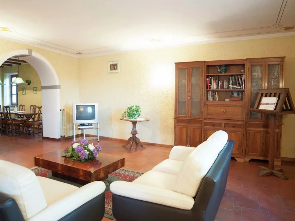 Villa in Casentino With Pool & Castle Views
