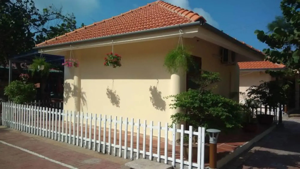 Lotus Seaside Bungalows