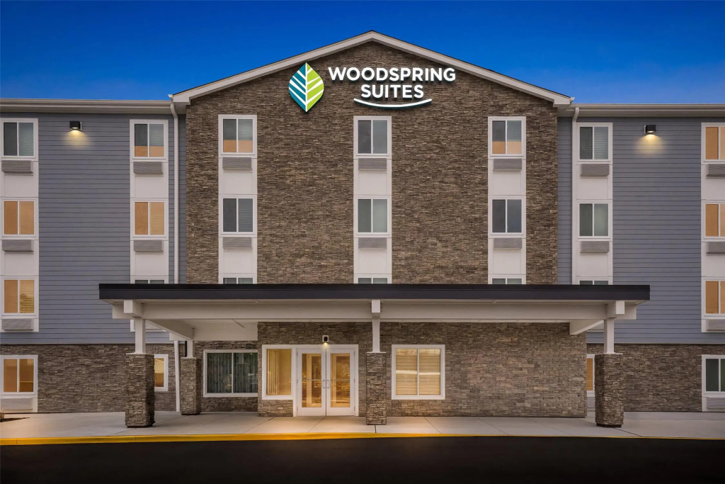 Woodspring Suites Wilmington Riverfront