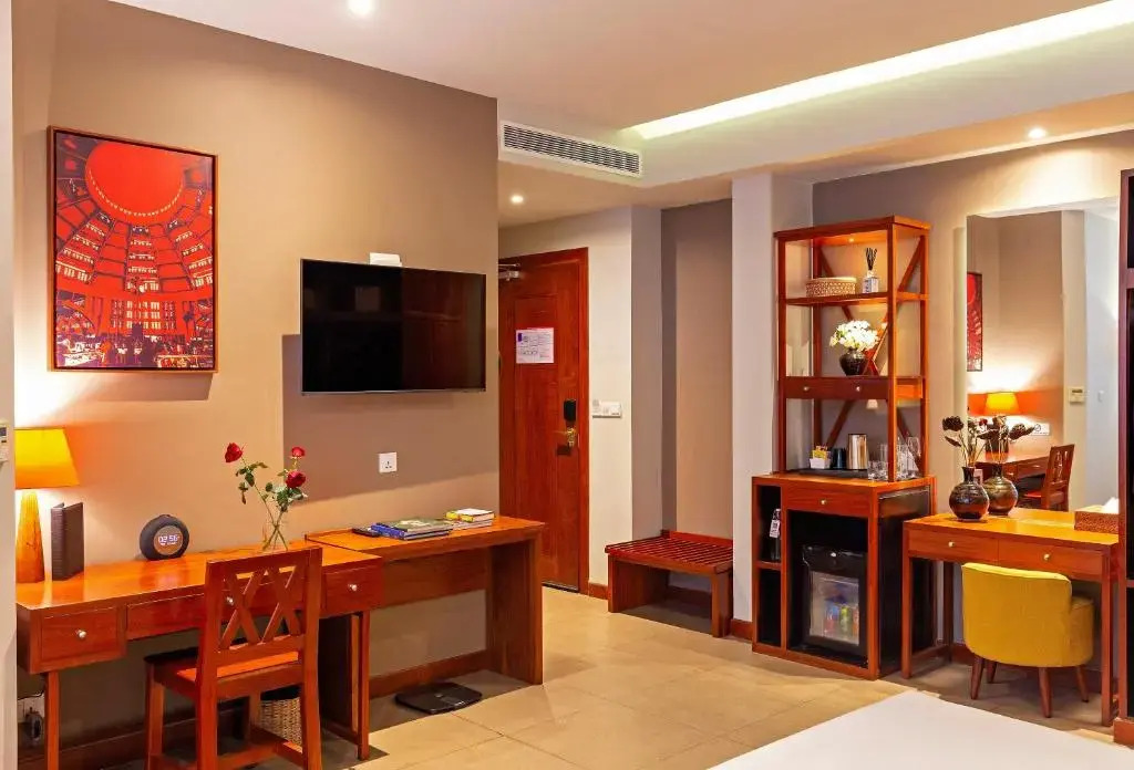 Indra Hotel