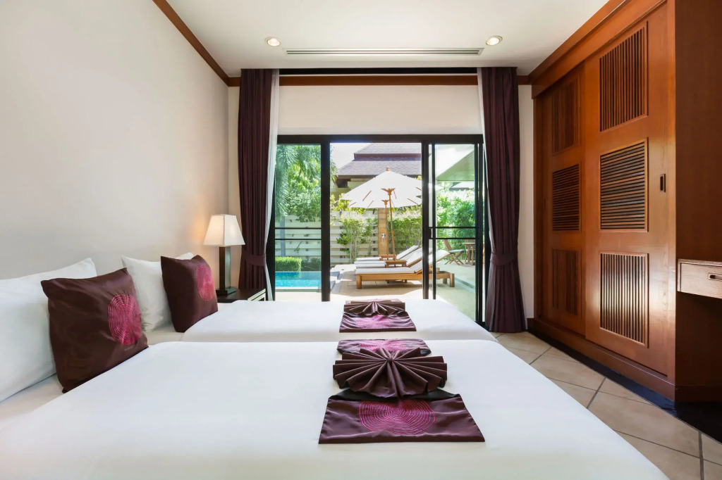 VILLA TOBA Pool Baan Bua Estate Naiharn beach