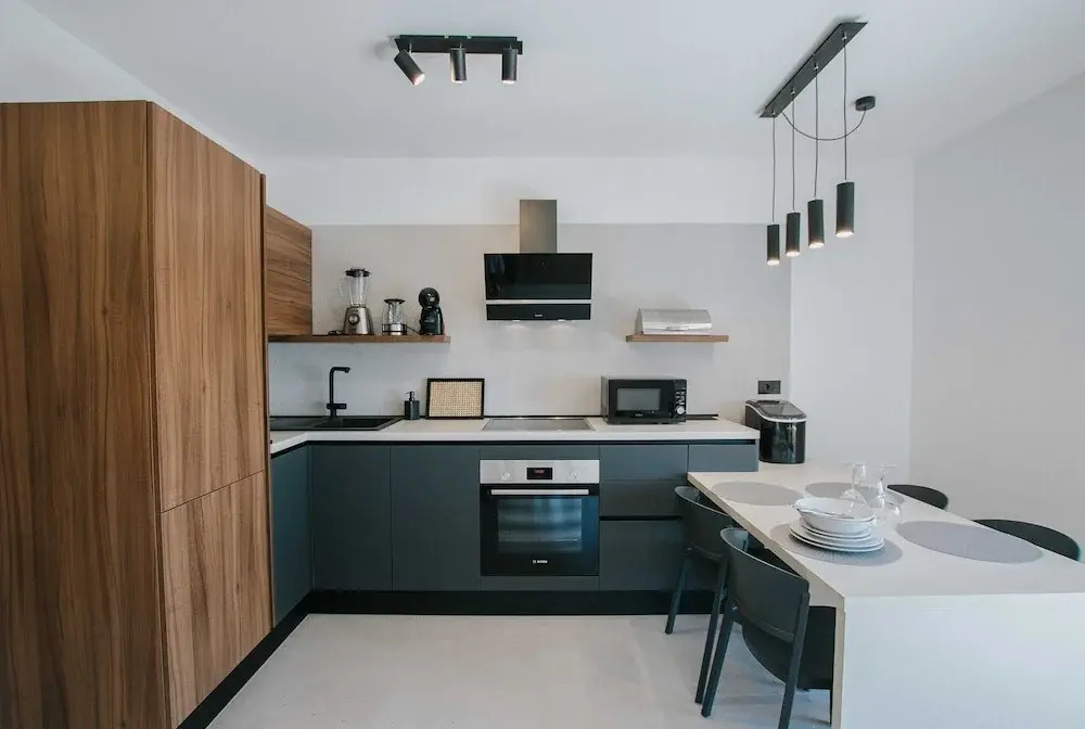 Oleander Urban Suites, high-speed internet, beach at 250, PET friendly